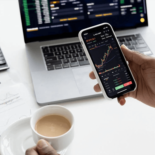 Flow Trade AI equipo de expertos en criptoinversión